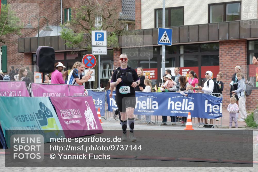 10.05.2026 - 8. Wedeler Halbmarathon Yannick Fuchs http://msf.ph/oto/9737144 10.05.2026 12:49:46 Ziel 832, 75, 16, 832, 2171 meine-sportfotos.de