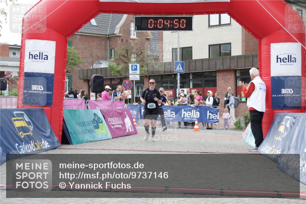 10.05.2026 - 8. Wedeler Halbmarathon Yannick Fuchs http://msf.ph/oto/9737146 10.05.2026 12:49:47 Ziel 0, 09, 50, 832, 832, 2171 meine-sportfotos.de