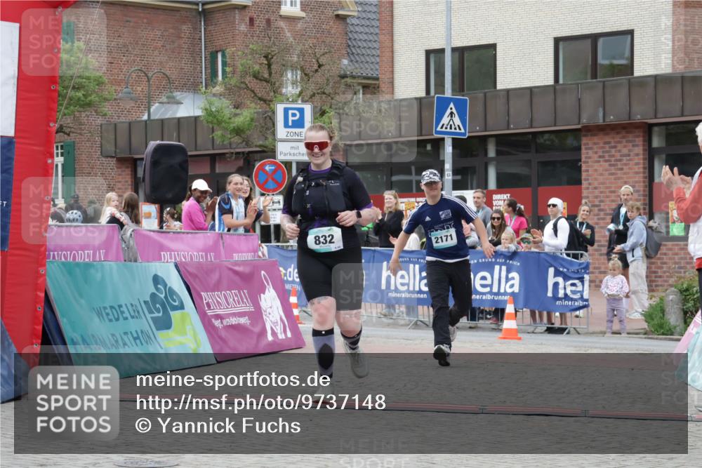 10.05.2026 - 8. Wedeler Halbmarathon Yannick Fuchs http://msf.ph/oto/9737148 10.05.2026 12:49:48 Ziel 832, 2171, 832, 2171 meine-sportfotos.de
