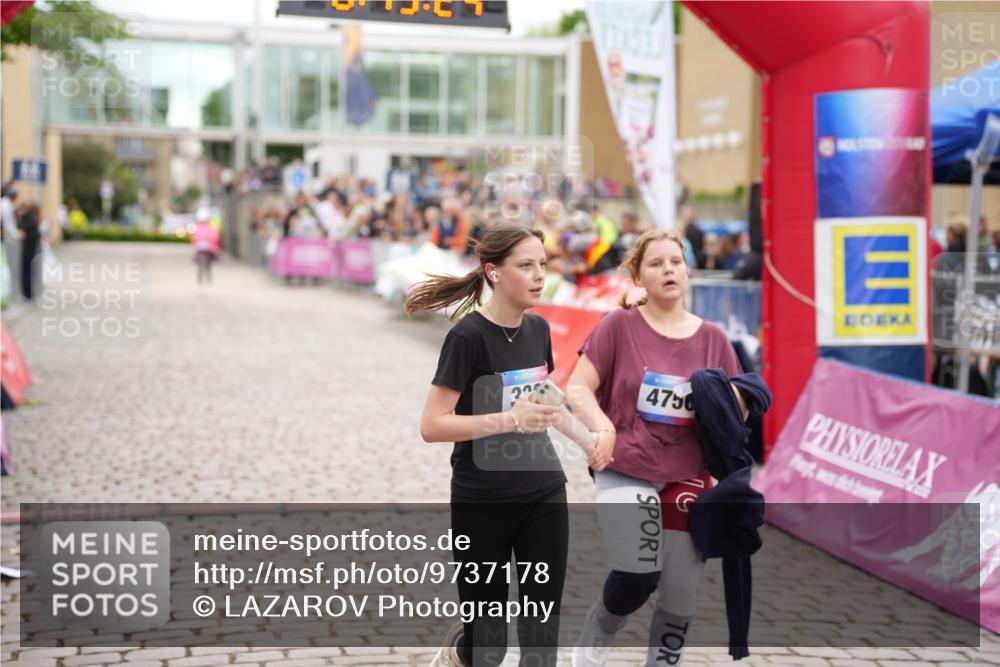 12.06.2026 - Holstenköstenlauf LAZAROV Photography http://msf.ph/oto/9737178 12.06.2026 18:13:22 Laufen 3324, 4750 meine-sportfotos.de