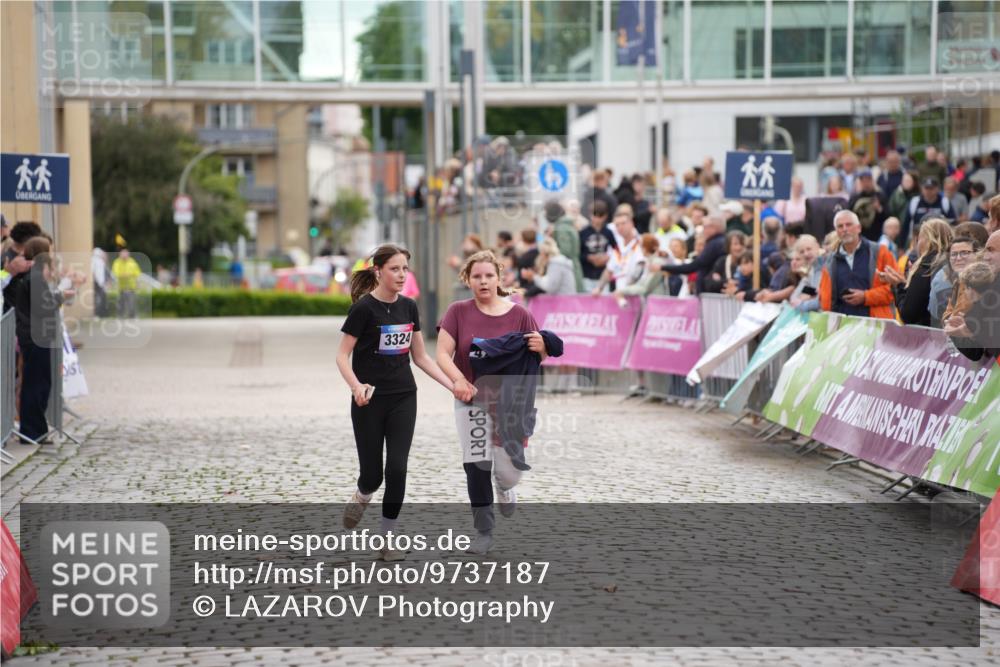 12.06.2026 - Holstenköstenlauf LAZAROV Photography http://msf.ph/oto/9737187 12.06.2026 18:13:17 Laufen 3324, 4750 meine-sportfotos.de