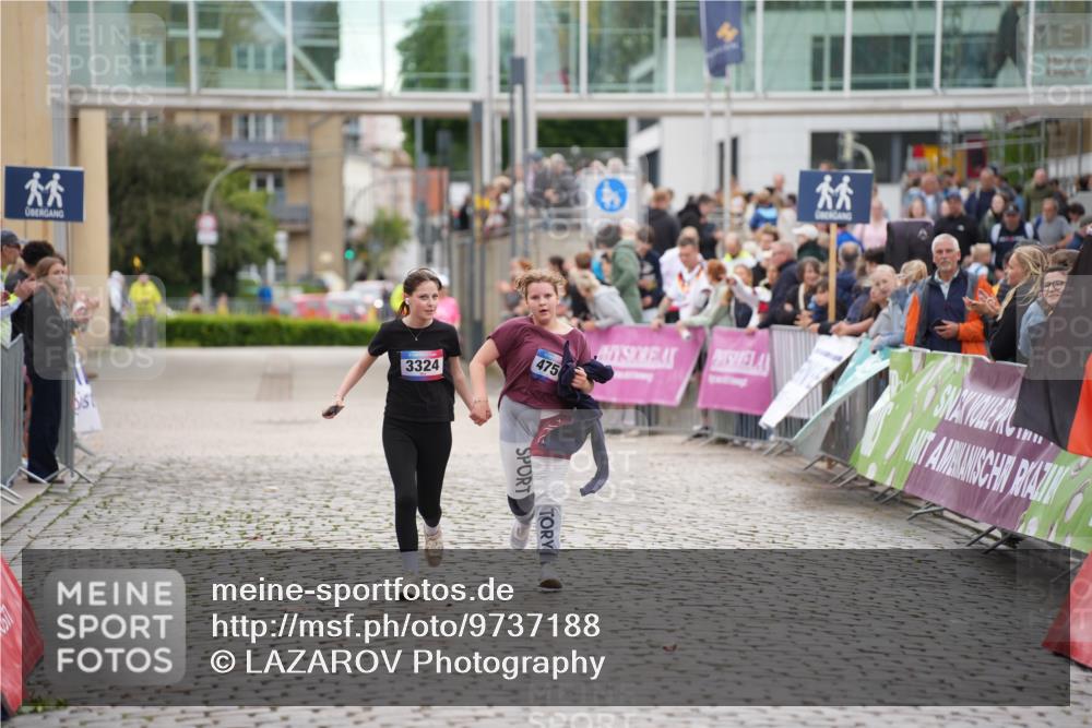 12.06.2026 - Holstenköstenlauf LAZAROV Photography http://msf.ph/oto/9737188 12.06.2026 18:13:17 Laufen 3324, 4750 meine-sportfotos.de