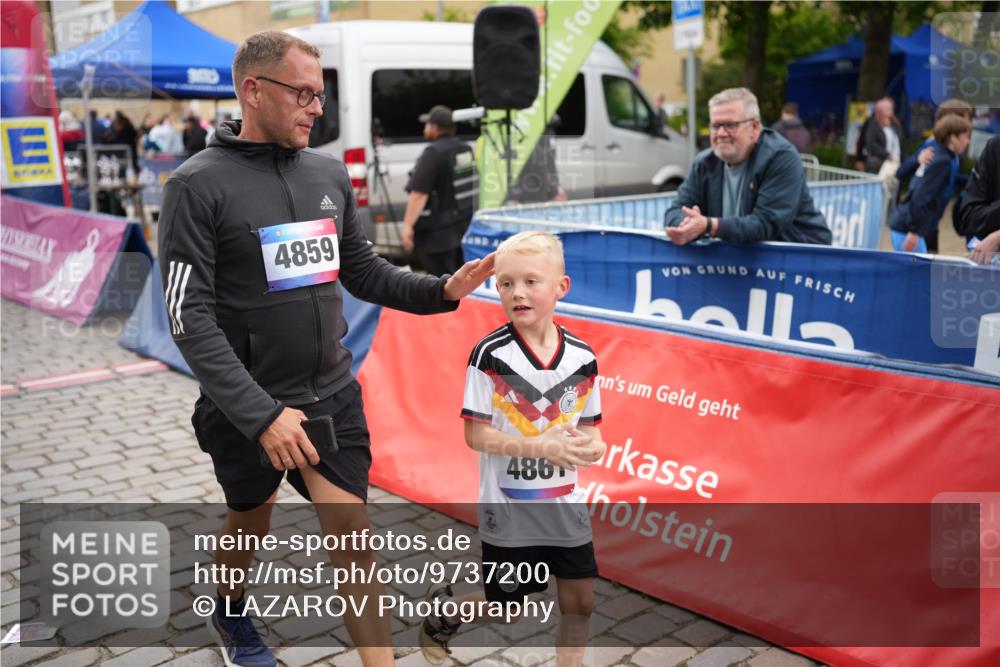 12.06.2026 - Holstenköstenlauf LAZAROV Photography http://msf.ph/oto/9737200 12.06.2026 18:12:59 Laufen 3989, 4835 meine-sportfotos.de