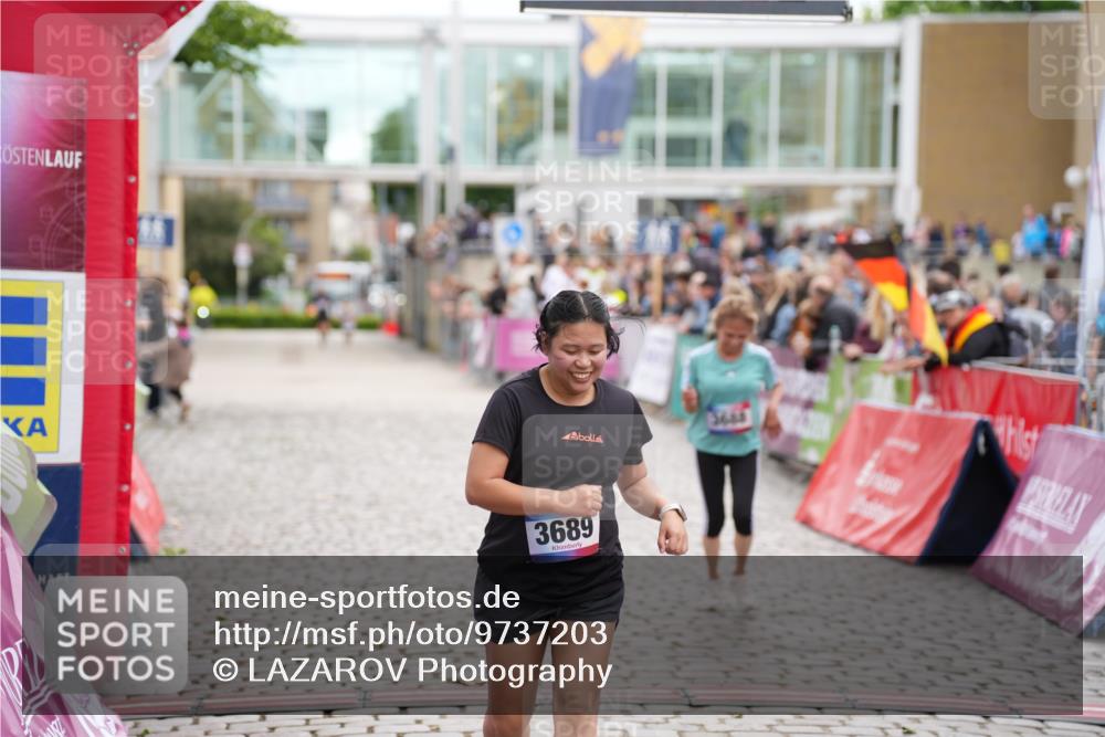 12.06.2026 - Holstenköstenlauf LAZAROV Photography http://msf.ph/oto/9737203 12.06.2026 18:12:32 Laufen 3688, 3689 meine-sportfotos.de
