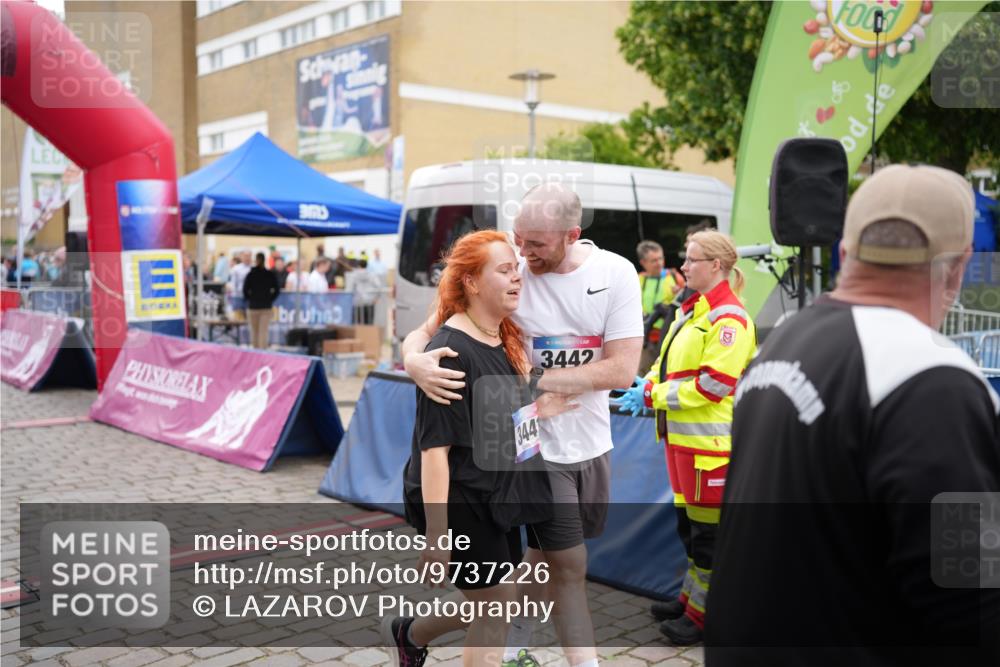 12.06.2026 - Holstenköstenlauf LAZAROV Photography http://msf.ph/oto/9737226 12.06.2026 18:11:59 Laufen 3441, 3442 meine-sportfotos.de
