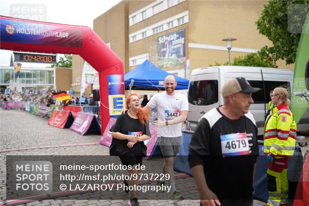 12.06.2026 - Holstenköstenlauf LAZAROV Photography http://msf.ph/oto/9737229 12.06.2026 18:11:58 Laufen 3441, 3442 meine-sportfotos.de