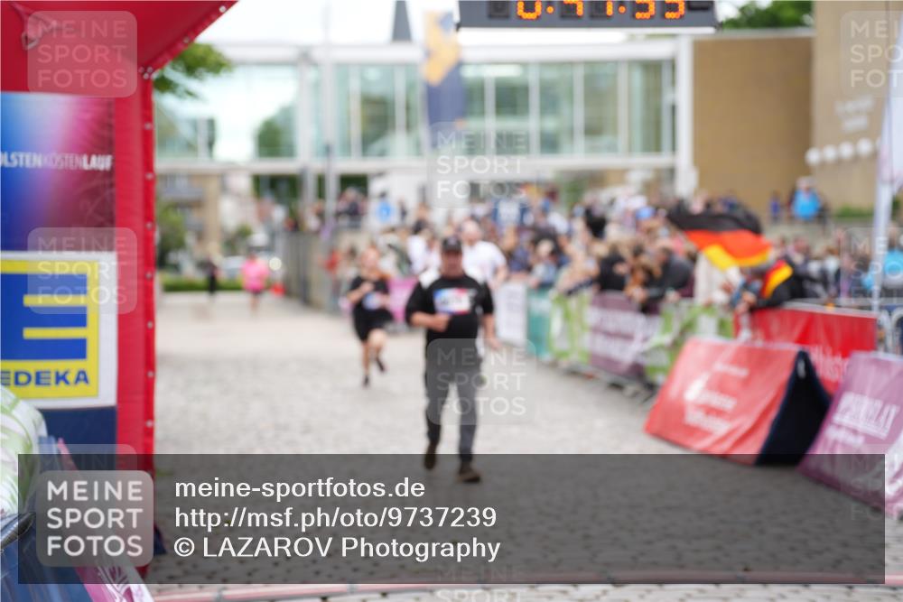 12.06.2026 - Holstenköstenlauf LAZAROV Photography http://msf.ph/oto/9737239 12.06.2026 18:11:51 Laufen 3441, 3442, 4056, 4679 meine-sportfotos.de