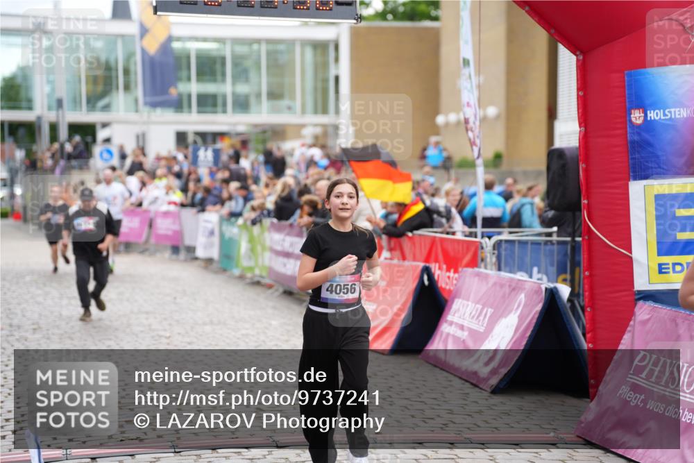 12.06.2026 - Holstenköstenlauf LAZAROV Photography http://msf.ph/oto/9737241 12.06.2026 18:11:48 Laufen 4056, 4643, 4679 meine-sportfotos.de