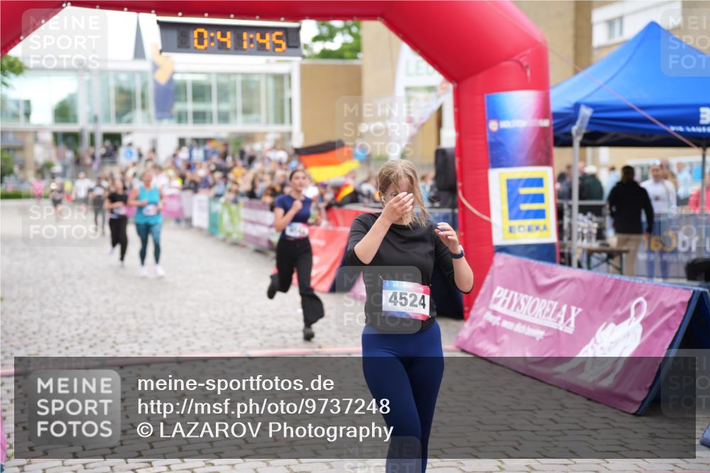 12.06.2026 - Holstenköstenlauf LAZAROV Photography http://msf.ph/oto/9737248 12.06.2026 18:11:43 Laufen 4044, 4056, 4524, 4643 meine-sportfotos.de