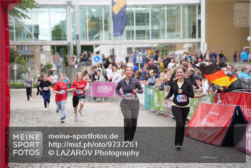12.06.2026 - Holstenköstenlauf LAZAROV Photography http://msf.ph/oto/9737261 12.06.2026 18:11:33 Laufen 3783, 3992, 3993, 4490 meine-sportfotos.de