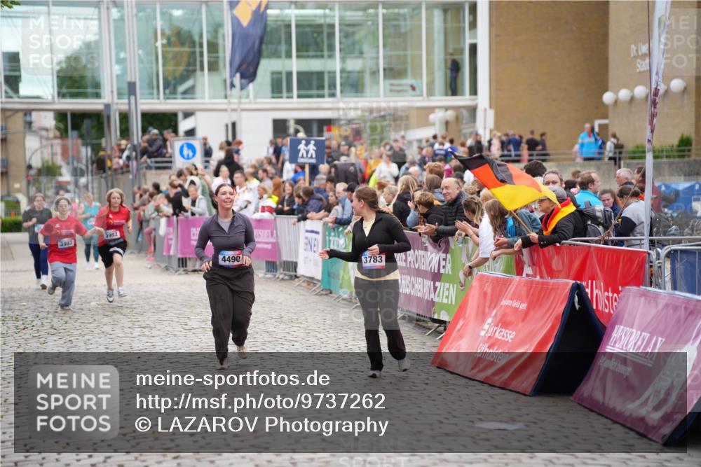 12.06.2026 - Holstenköstenlauf LAZAROV Photography http://msf.ph/oto/9737262 12.06.2026 18:11:32 Laufen 3783, 3992, 3993, 4490 meine-sportfotos.de