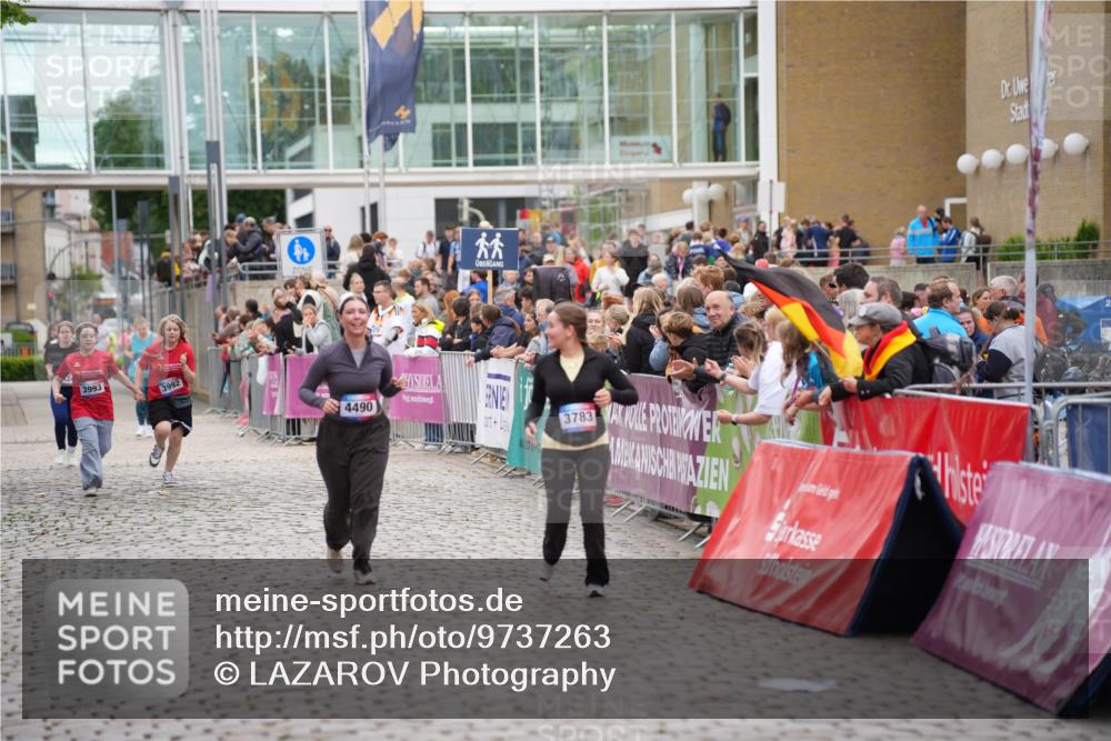 12.06.2026 - Holstenköstenlauf LAZAROV Photography http://msf.ph/oto/9737263 12.06.2026 18:11:32 Laufen 3783, 3992, 3993, 4490 meine-sportfotos.de