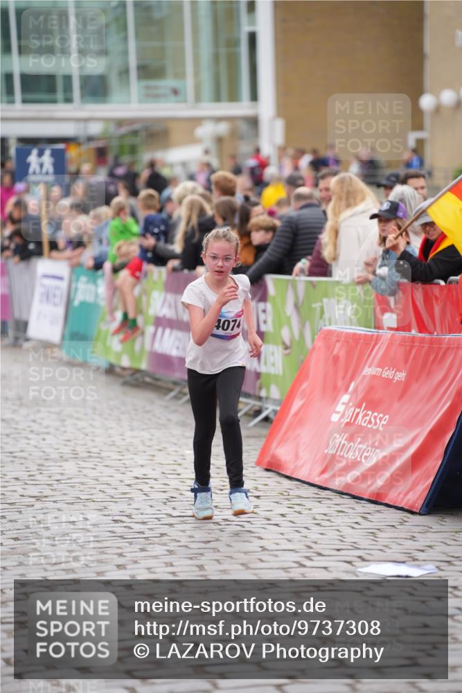 12.06.2026 - Holstenköstenlauf LAZAROV Photography http://msf.ph/oto/9737308 12.06.2026 18:08:37 Laufen 3035, 4074 meine-sportfotos.de