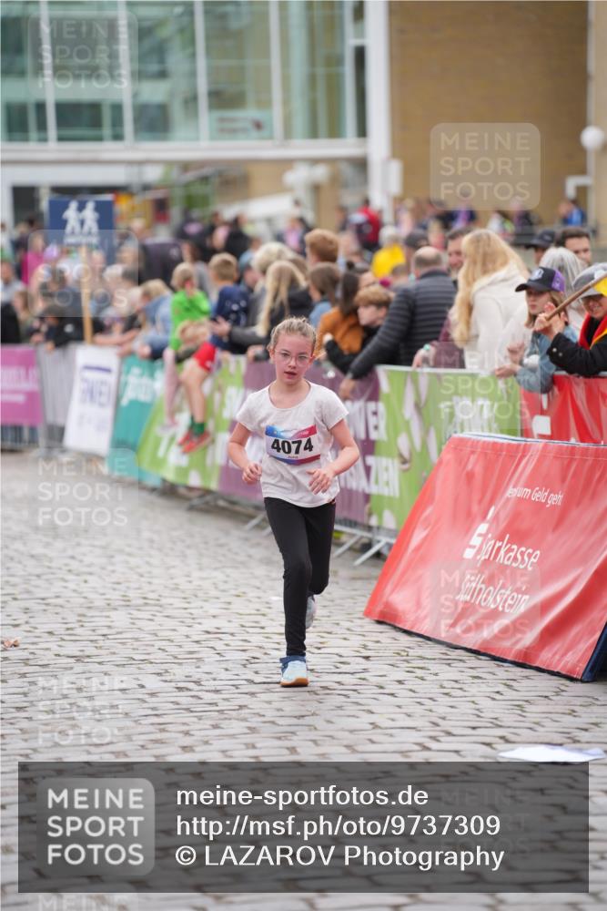 12.06.2026 - Holstenköstenlauf LAZAROV Photography http://msf.ph/oto/9737309 12.06.2026 18:08:37 Laufen 3035, 4074 meine-sportfotos.de