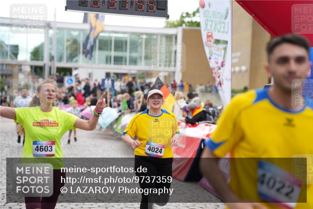 12.06.2026 - Holstenköstenlauf LAZAROV Photography http://msf.ph/oto/9737359 12.06.2026 18:07:54 Laufen 3581, 4022, 4024, 4603, 4703 meine-sportfotos.de