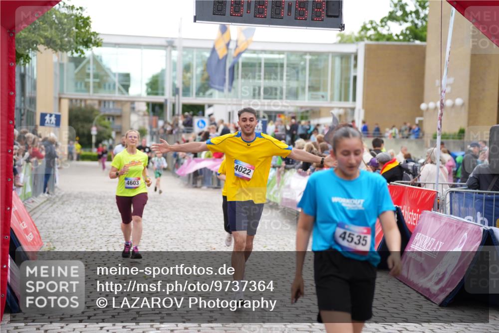 12.06.2026 - Holstenköstenlauf LAZAROV Photography http://msf.ph/oto/9737364 12.06.2026 18:07:51 Laufen 3581, 4022, 4024, 4493, 4535, 4603 meine-sportfotos.de