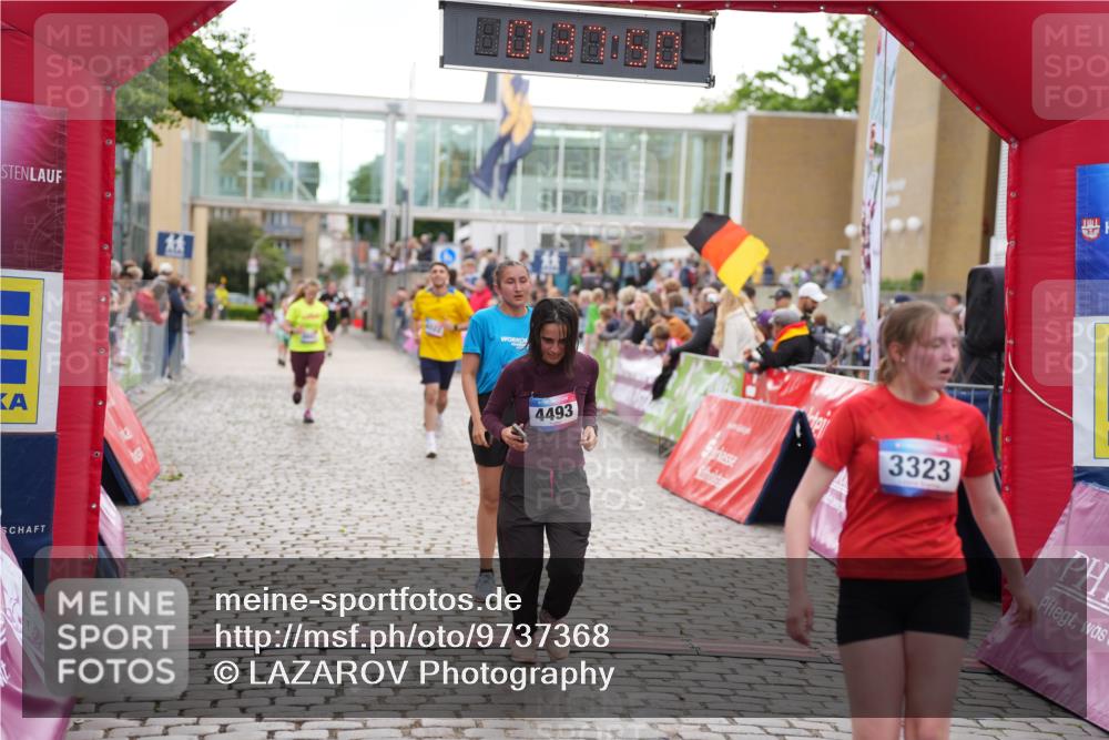 12.06.2026 - Holstenköstenlauf LAZAROV Photography http://msf.ph/oto/9737368 12.06.2026 18:07:48 Laufen 3323, 4022, 4024, 4493, 4535, 4603 meine-sportfotos.de