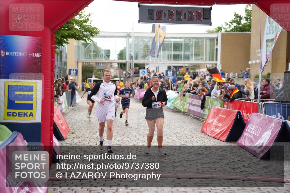 12.06.2026 - Holstenköstenlauf LAZAROV Photography http://msf.ph/oto/9737380 12.06.2026 18:07:38 Laufen 3323, 3685, 3852, 3853, 4072, 4529 meine-sportfotos.de
