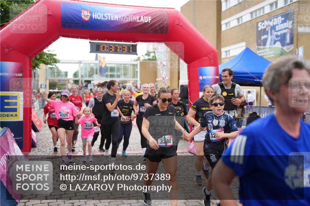 12.06.2026 - Holstenköstenlauf LAZAROV Photography http://msf.ph/oto/9737389 12.06.2026 18:07:30 Laufen 3280, 3281, 3685, 3981, 3983, 4325, 4326, 4496, 4707, 4793 meine-sportfotos.de