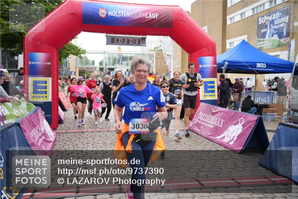 12.06.2026 - Holstenköstenlauf LAZAROV Photography http://msf.ph/oto/9737390 12.06.2026 18:07:29 Laufen 3030, 3280, 3281, 3685, 3981, 3983, 4325, 4326, 4496, 4707, 4793 meine-sportfotos.de