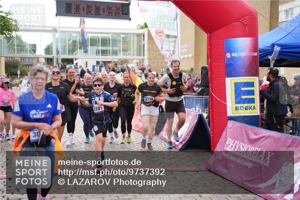 12.06.2026 - Holstenköstenlauf LAZAROV Photography http://msf.ph/oto/9737392 12.06.2026 18:07:28 Laufen 3030, 3280, 3281, 3685, 3981, 3983, 4325, 4326, 4496, 4707, 4793 meine-sportfotos.de