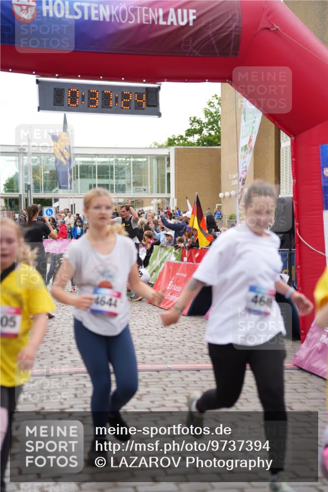 12.06.2026 - Holstenköstenlauf LAZAROV Photography http://msf.ph/oto/9737394 12.06.2026 18:07:22 Laufen 3030, 3280, 3281, 4001, 4005, 4325, 4326, 4644, 4646, 4793 meine-sportfotos.de