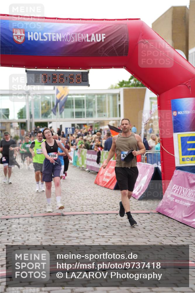 12.06.2026 - Holstenköstenlauf LAZAROV Photography http://msf.ph/oto/9737418 12.06.2026 18:06:57 Laufen 3129, 3941, 4100, 4138, 4199, 4395, 4396, 4627, 4870 meine-sportfotos.de