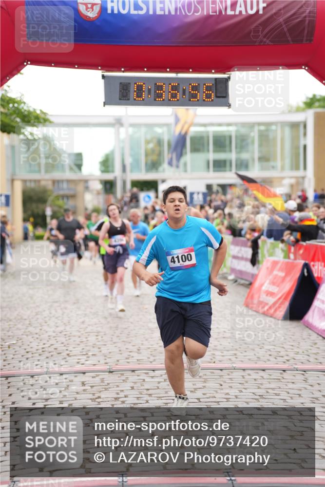 12.06.2026 - Holstenköstenlauf LAZAROV Photography http://msf.ph/oto/9737420 12.06.2026 18:06:54 Laufen 3129, 3941, 4100, 4199, 4395, 4396, 4627 meine-sportfotos.de