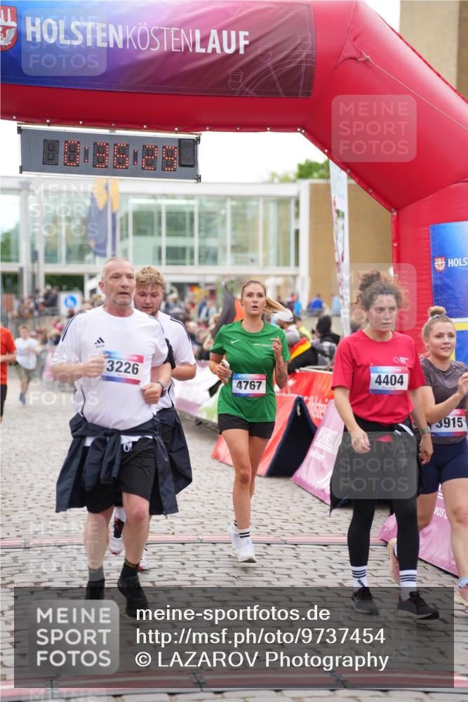 12.06.2026 - Holstenköstenlauf LAZAROV Photography http://msf.ph/oto/9737454 12.06.2026 18:06:27 Laufen 3225, 3226, 3322, 3926, 3929, 4324, 4404, 4767, 4902 meine-sportfotos.de