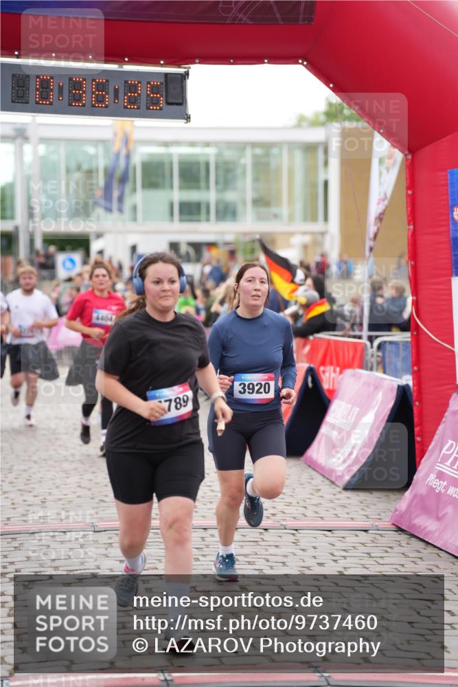 12.06.2026 - Holstenköstenlauf LAZAROV Photography http://msf.ph/oto/9737460 12.06.2026 18:06:23 Laufen 3225, 3226, 4404, 4767, 4789, 4902 meine-sportfotos.de