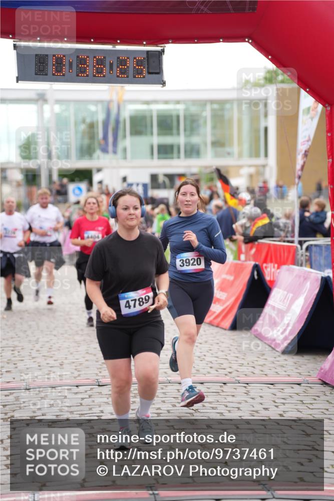 12.06.2026 - Holstenköstenlauf LAZAROV Photography http://msf.ph/oto/9737461 12.06.2026 18:06:23 Laufen 3225, 3226, 4404, 4767, 4789, 4902 meine-sportfotos.de