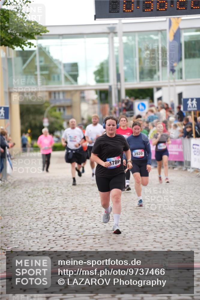 12.06.2026 - Holstenköstenlauf LAZAROV Photography http://msf.ph/oto/9737466 12.06.2026 18:06:20 Laufen 3225, 3226, 4404, 4767, 4789 meine-sportfotos.de