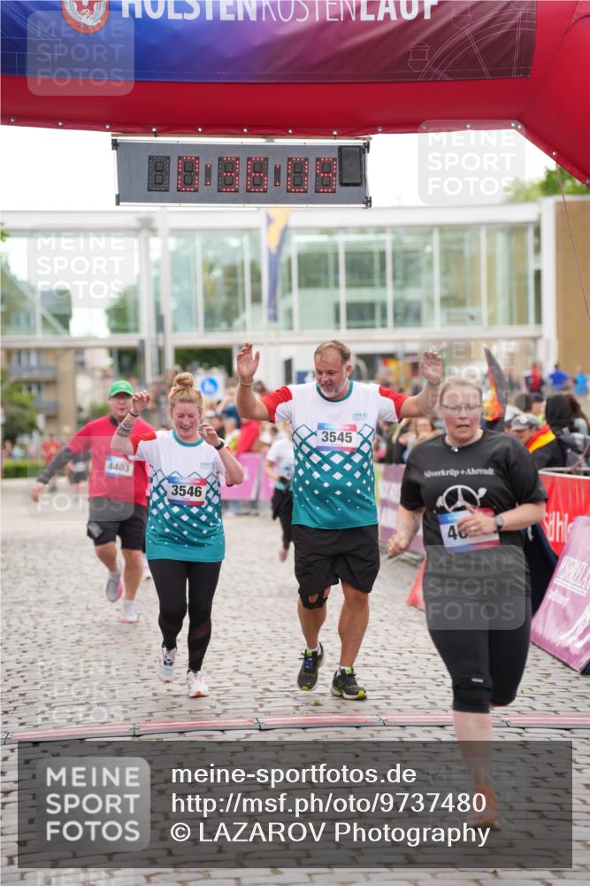 12.06.2026 - Holstenköstenlauf LAZAROV Photography http://msf.ph/oto/9737480 12.06.2026 18:06:07 Laufen 3545, 3546, 4059, 4141, 4403, 4673, 4696 meine-sportfotos.de