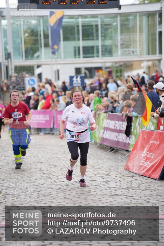 12.06.2026 - Holstenköstenlauf LAZAROV Photography http://msf.ph/oto/9737496 12.06.2026 18:05:53 Laufen 3379, 3815, 4918 meine-sportfotos.de