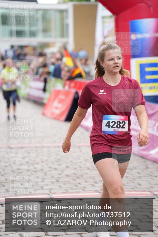 12.06.2026 - Holstenköstenlauf LAZAROV Photography http://msf.ph/oto/9737512 12.06.2026 18:05:25 Laufen 3770 meine-sportfotos.de
