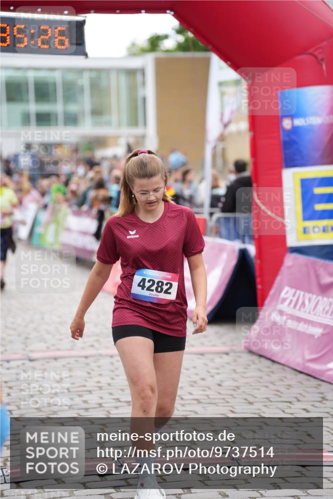 12.06.2026 - Holstenköstenlauf LAZAROV Photography http://msf.ph/oto/9737514 12.06.2026 18:05:24 Laufen 3770, 4282 meine-sportfotos.de