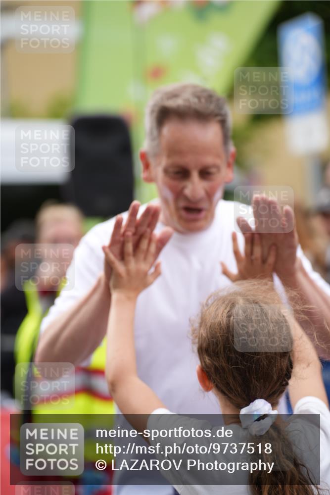 12.06.2026 - Holstenköstenlauf LAZAROV Photography http://msf.ph/oto/9737518 12.06.2026 18:04:42 Laufen 3408, 3410, 3425, 3426, 3427, 3735, 3744, 3746, 3943, 3944, 4328, 4449, 4826 meine-sportfotos.de