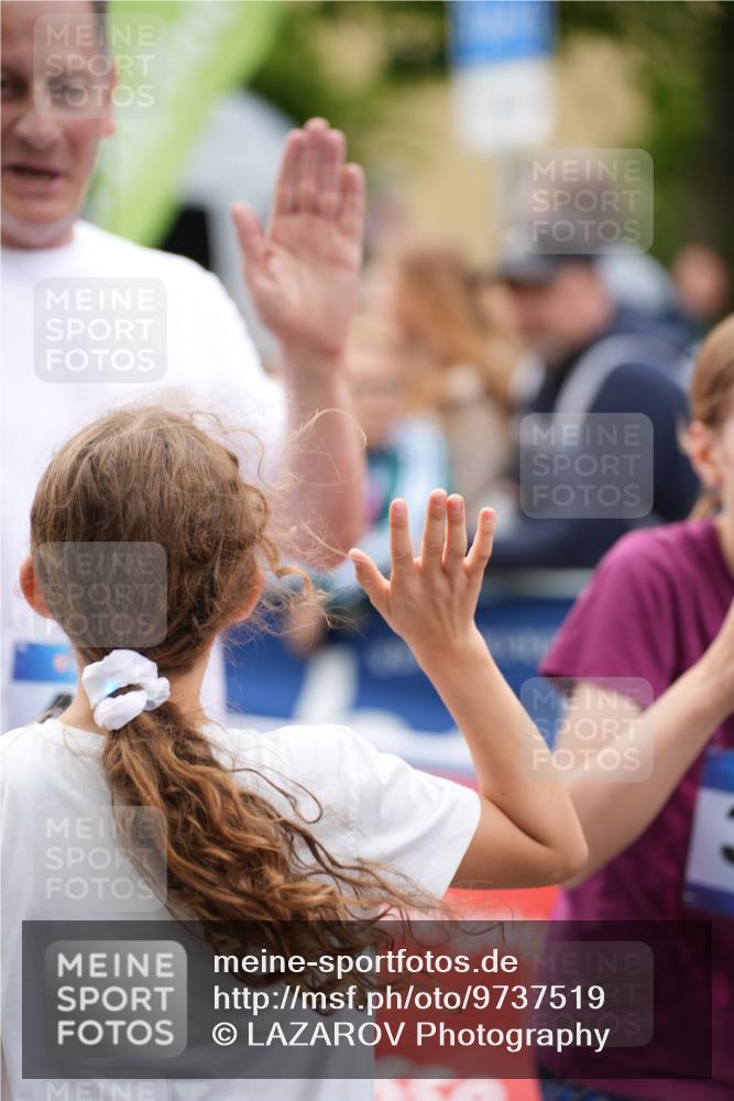 12.06.2026 - Holstenköstenlauf LAZAROV Photography http://msf.ph/oto/9737519 12.06.2026 18:04:41 Laufen 3408, 3410, 3425, 3426, 3427, 3735, 3744, 3746, 3943, 3944, 4328, 4449, 4826 meine-sportfotos.de