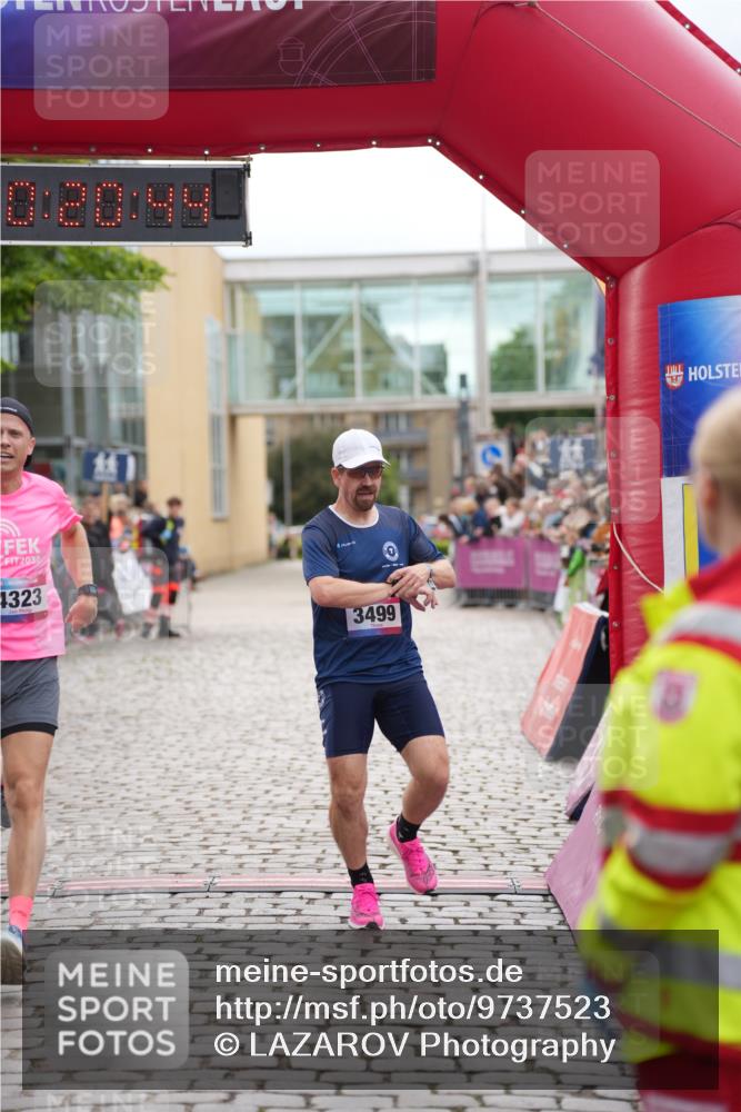 12.06.2026 - Holstenköstenlauf LAZAROV Photography http://msf.ph/oto/9737523 12.06.2026 17:50:42 Laufen 3499, 3800, 4323 meine-sportfotos.de