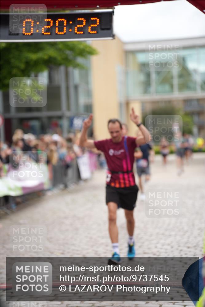 12.06.2026 - Holstenköstenlauf LAZAROV Photography http://msf.ph/oto/9737545 12.06.2026 17:50:20 Laufen 3149, 3819, 4595, 4709 meine-sportfotos.de