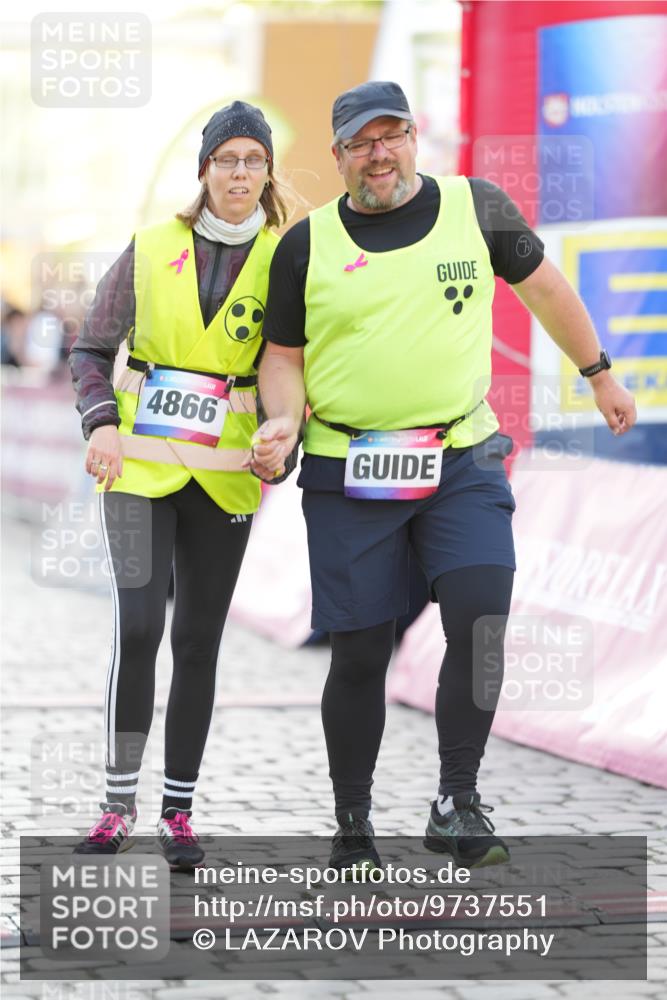 12.06.2026 - Holstenköstenlauf LAZAROV Photography http://msf.ph/oto/9737551 12.06.2026 20:24:51 Laufen 4866 meine-sportfotos.de
