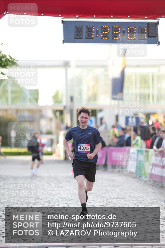 12.06.2026 - Holstenköstenlauf LAZAROV Photography http://msf.ph/oto/9737605 12.06.2026 20:23:00 Laufen 4375 meine-sportfotos.de