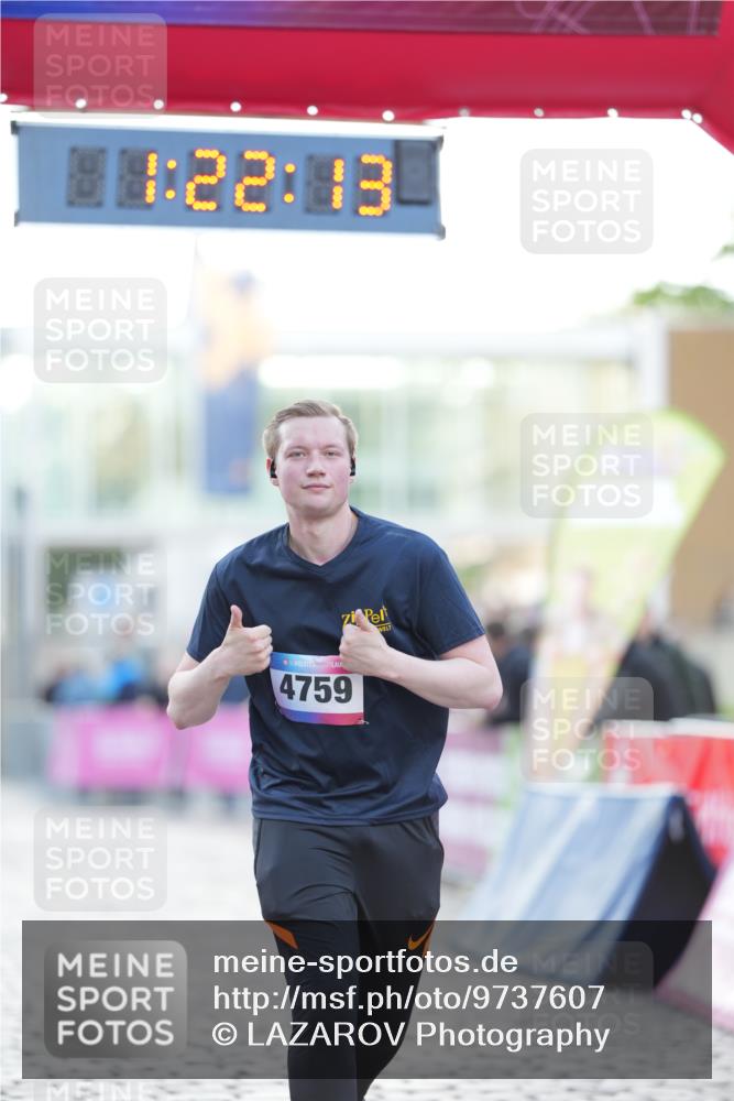 12.06.2026 - Holstenköstenlauf LAZAROV Photography http://msf.ph/oto/9737607 12.06.2026 20:22:12 Laufen 4759 meine-sportfotos.de