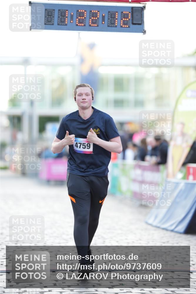 12.06.2026 - Holstenköstenlauf LAZAROV Photography http://msf.ph/oto/9737609 12.06.2026 20:22:11 Laufen 4759 meine-sportfotos.de
