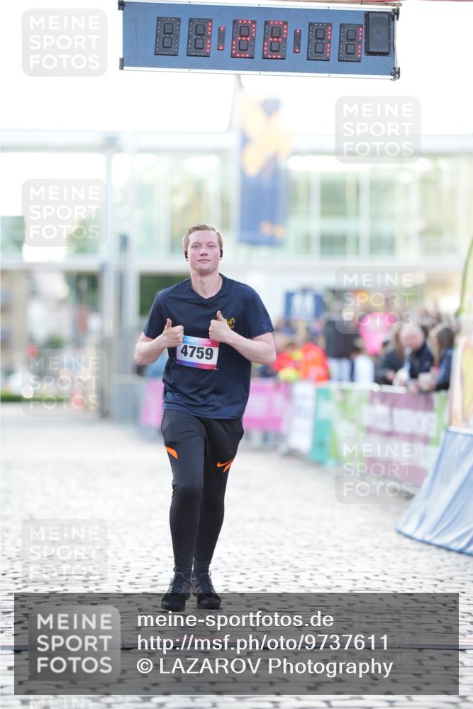 12.06.2026 - Holstenköstenlauf LAZAROV Photography http://msf.ph/oto/9737611 12.06.2026 20:22:10 Laufen 4759 meine-sportfotos.de