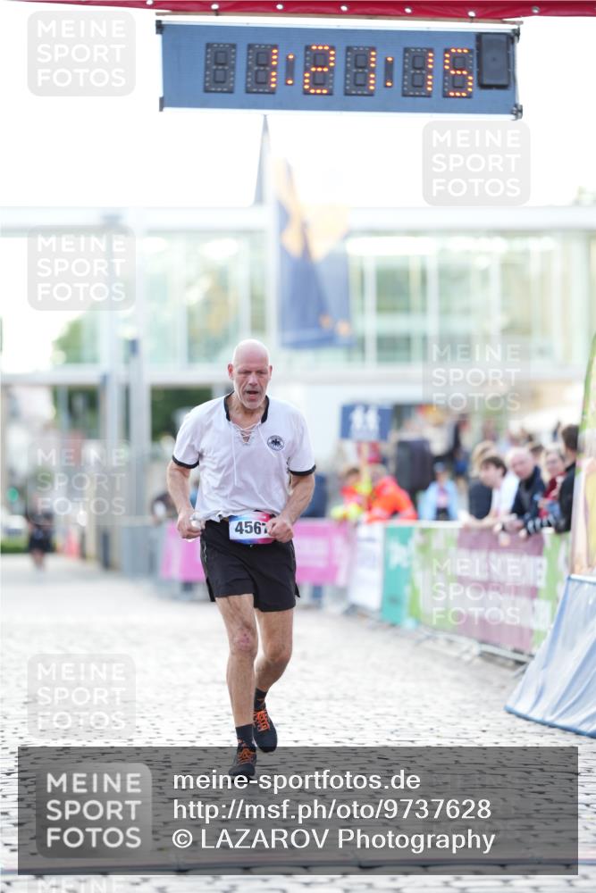 12.06.2026 - Holstenköstenlauf LAZAROV Photography http://msf.ph/oto/9737628 12.06.2026 20:21:14 Laufen 4567 meine-sportfotos.de