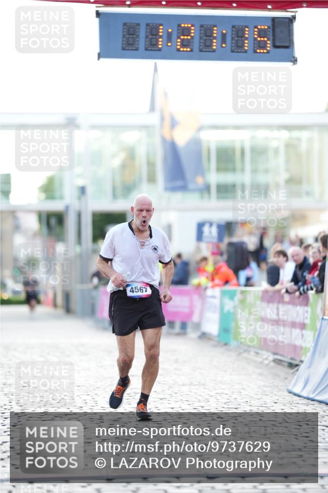 12.06.2026 - Holstenköstenlauf LAZAROV Photography http://msf.ph/oto/9737629 12.06.2026 20:21:14 Laufen 4567 meine-sportfotos.de