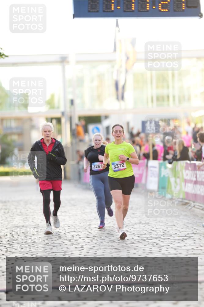 12.06.2026 - Holstenköstenlauf LAZAROV Photography http://msf.ph/oto/9737653 12.06.2026 20:17:25 Laufen 3261, 3262, 3276, 3372 meine-sportfotos.de