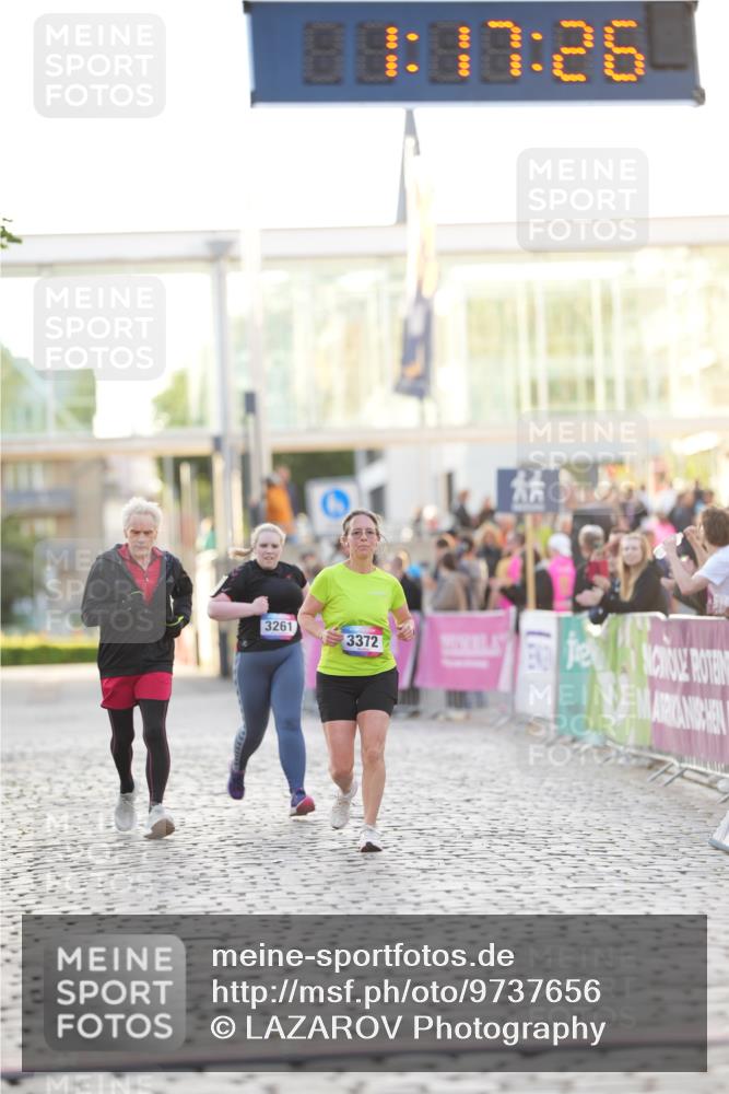 12.06.2026 - Holstenköstenlauf LAZAROV Photography http://msf.ph/oto/9737656 12.06.2026 20:17:24 Laufen 3276, 3372 meine-sportfotos.de