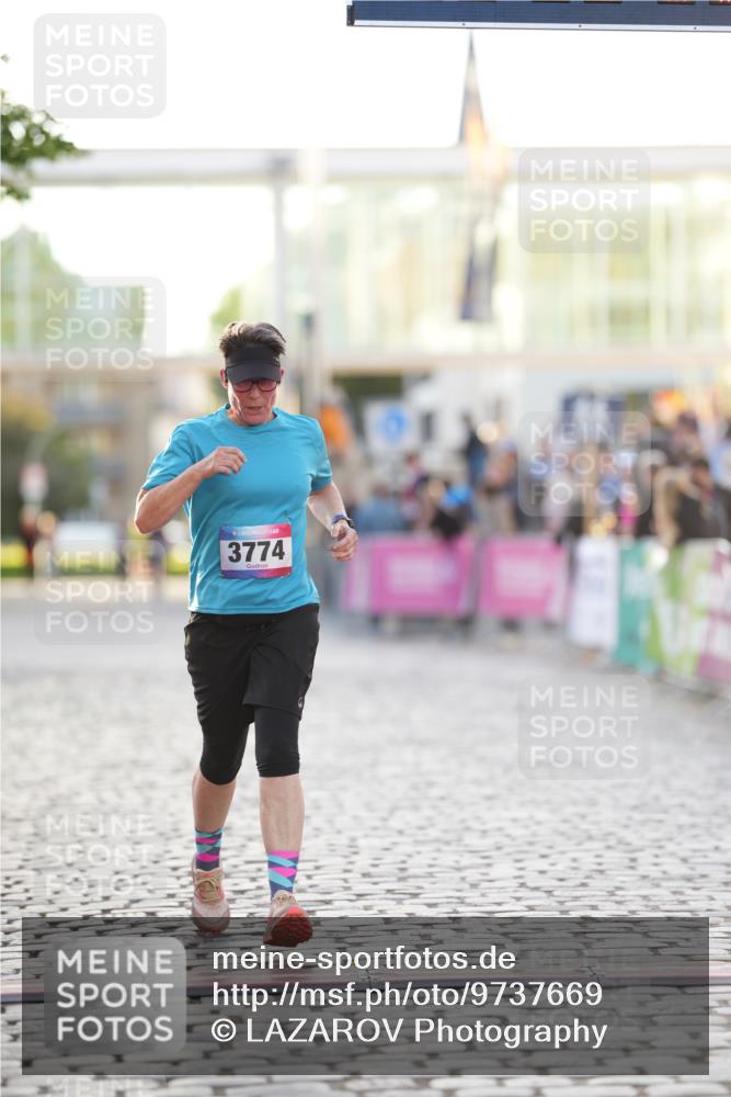 12.06.2026 - Holstenköstenlauf LAZAROV Photography http://msf.ph/oto/9737669 12.06.2026 20:16:57 Laufen 3222, 3774 meine-sportfotos.de